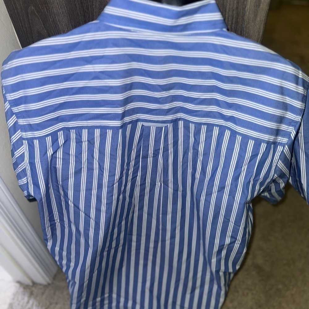 Men’s used Chaps size XL button down blue striped shirt short sleeve - Picture 3 of 4